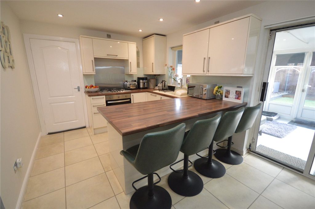 Property photo 2 of 20 Picture No. 98