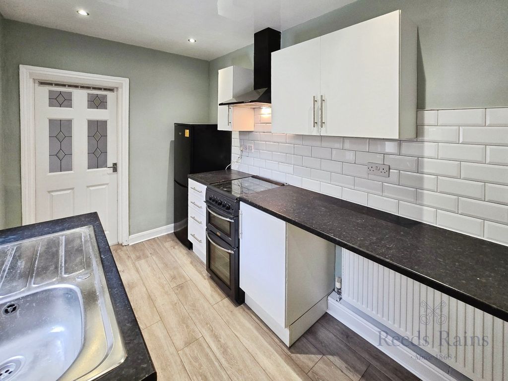 Property photo 2 of 10 Picture No. 13