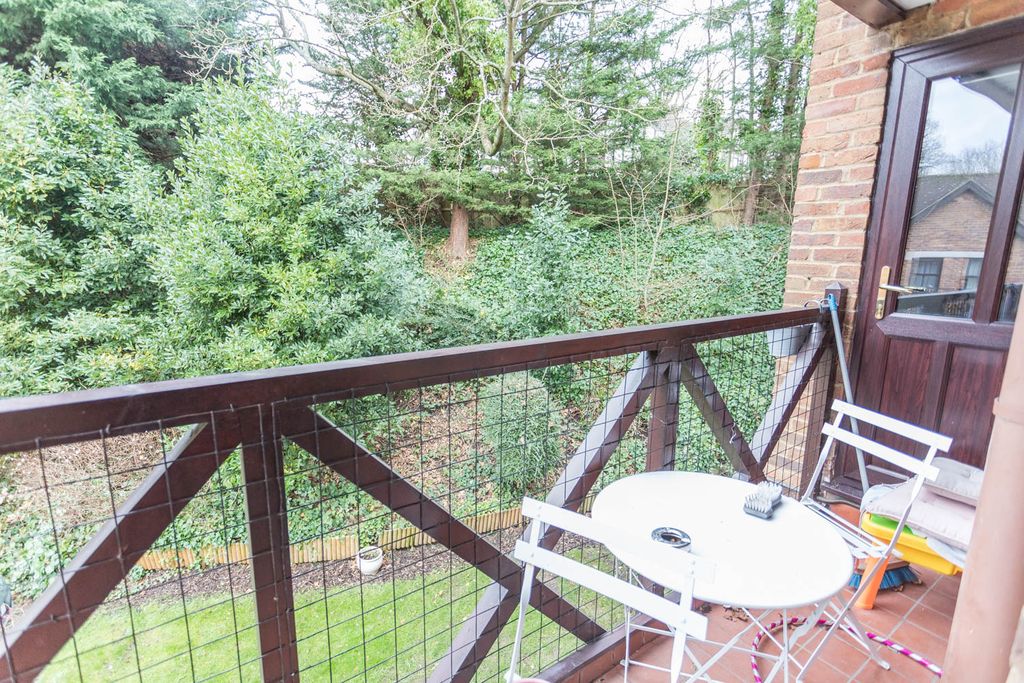 Property photo 1 of 9 Balcony