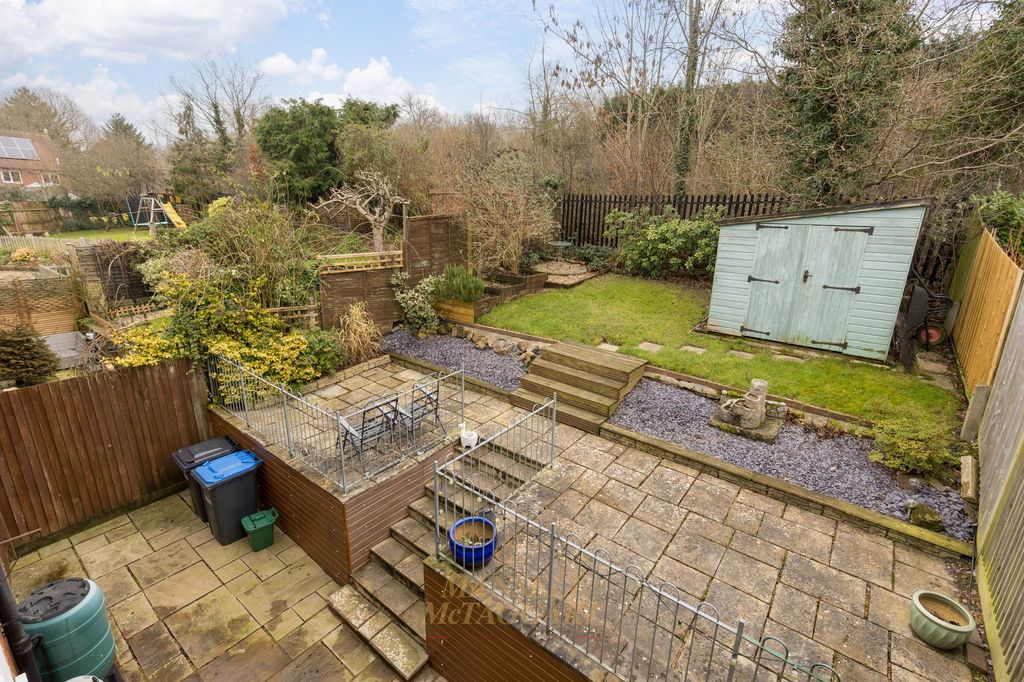 Property photo 2 of 25