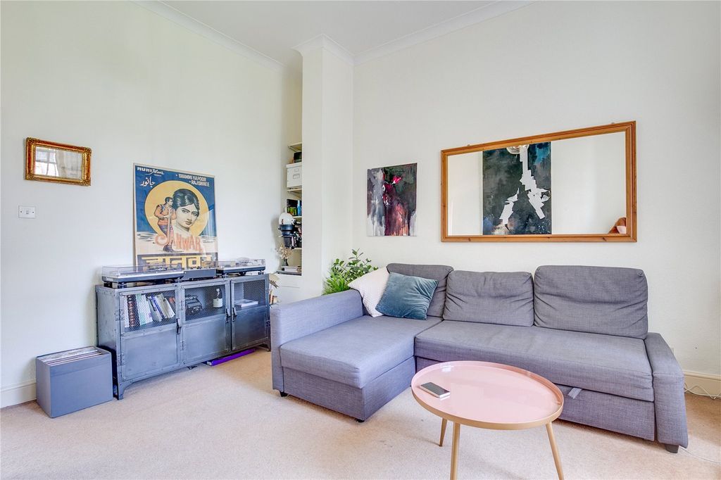 Property photo 3 of 9