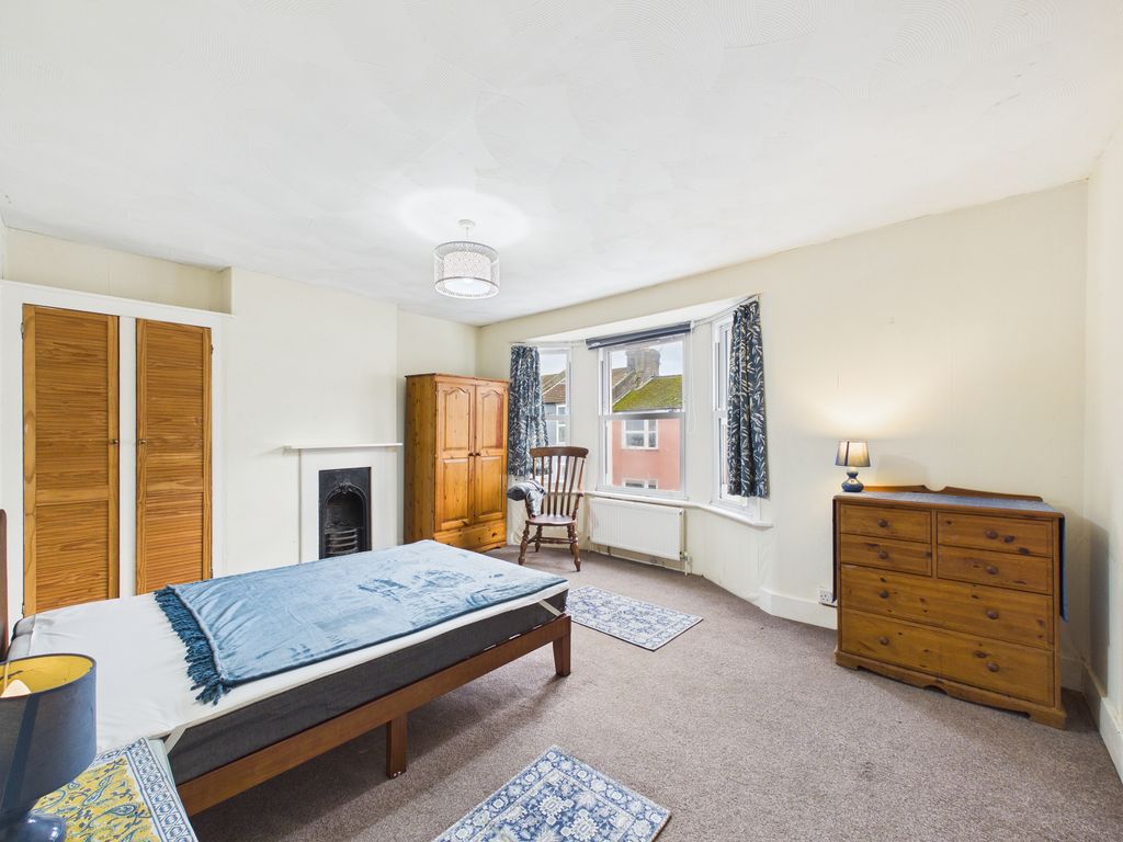 Property photo 2 of 4 Room