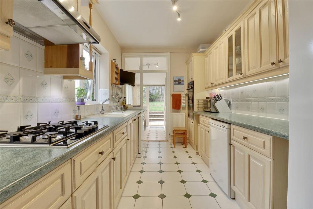 Property photo 3 of 34 Bd65814E-6106-4Abc-Ba58-5E83Fbedde9E_1_201_A.Jpeg