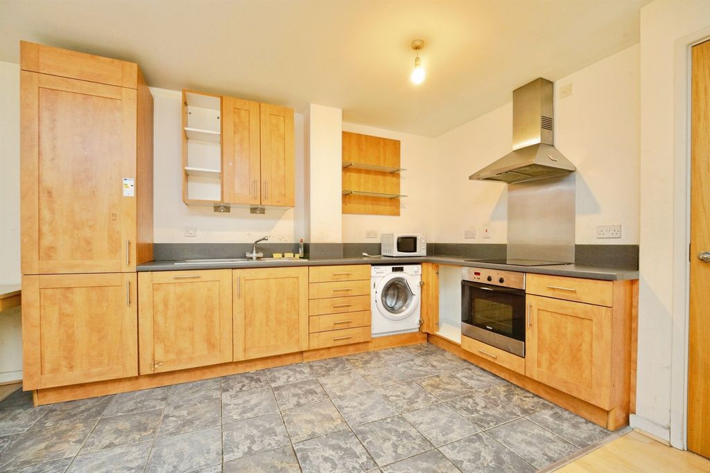 Property photo 3 of 12