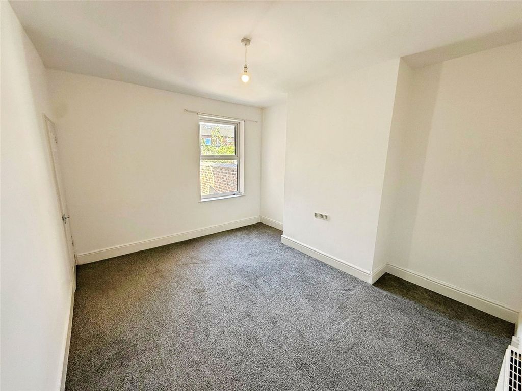 Property photo 3 of 8 Picture No. 13