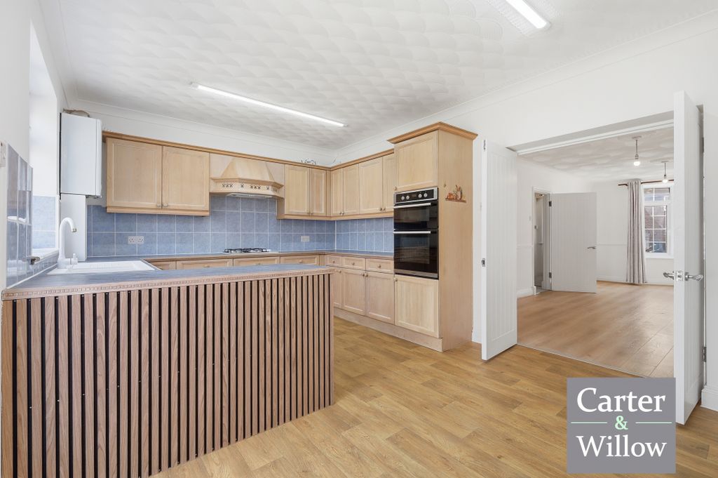 Property photo 3 of 25