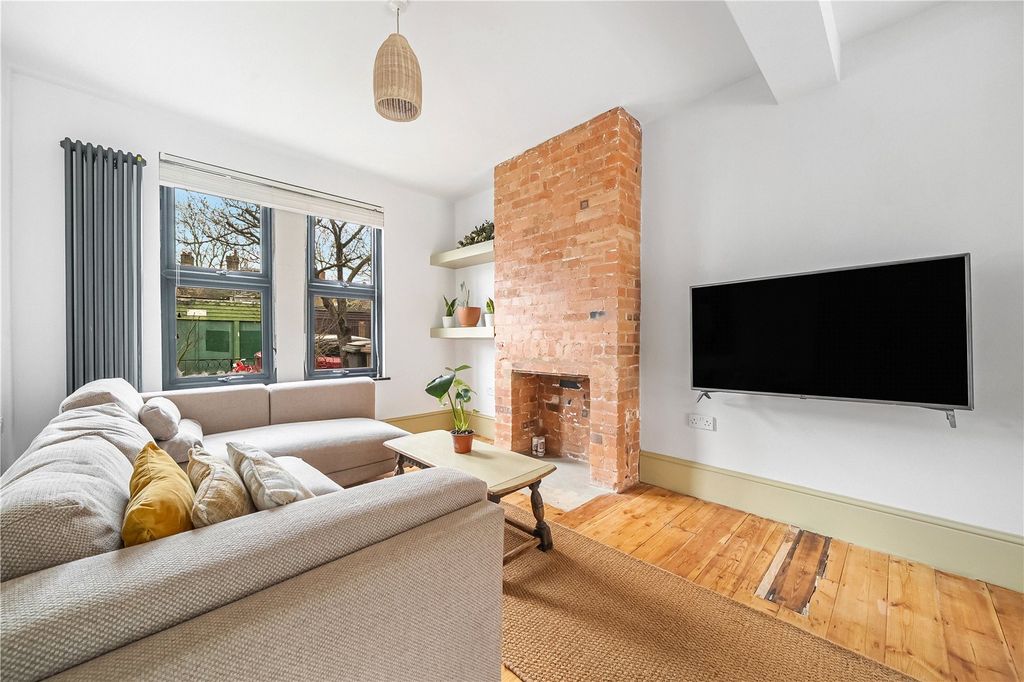 Property photo 2 of 24 Picture No. 09