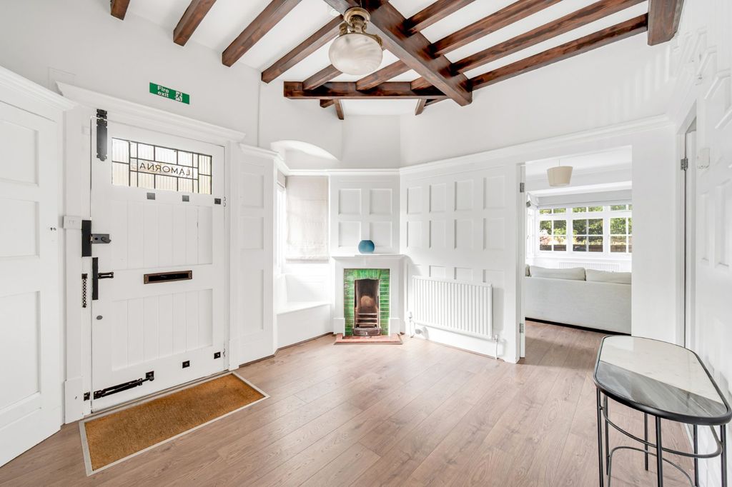 Property photo 3 of 17 Entrance