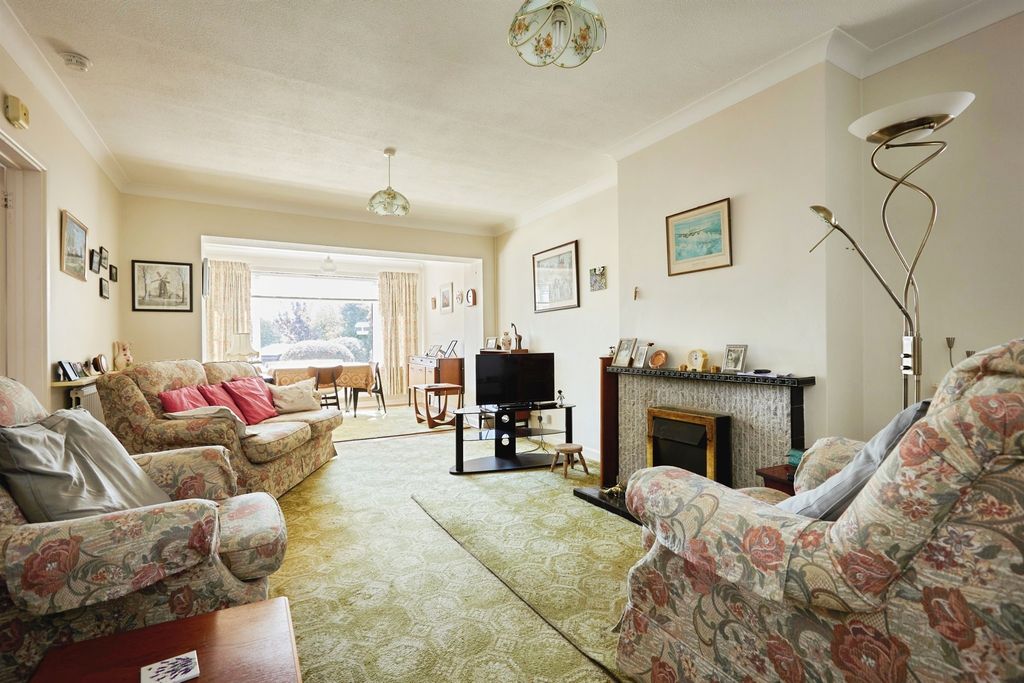 Property photo 2 of 17