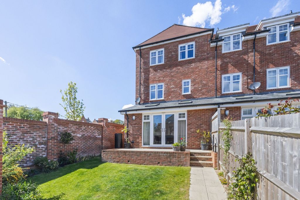 Property photo 1 of 25