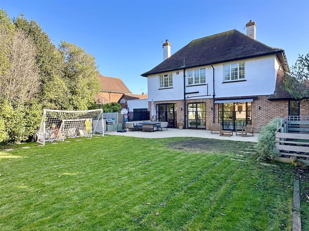 Property photo 3 of 20