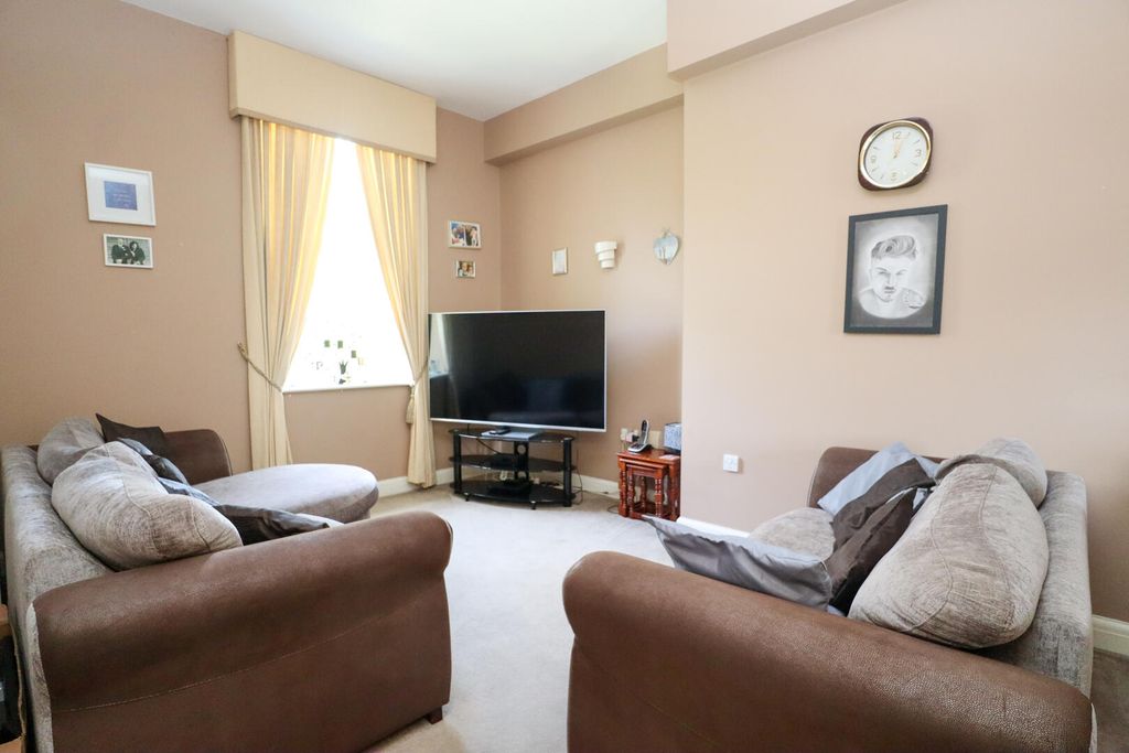 Property photo 3 of 12 Living Room