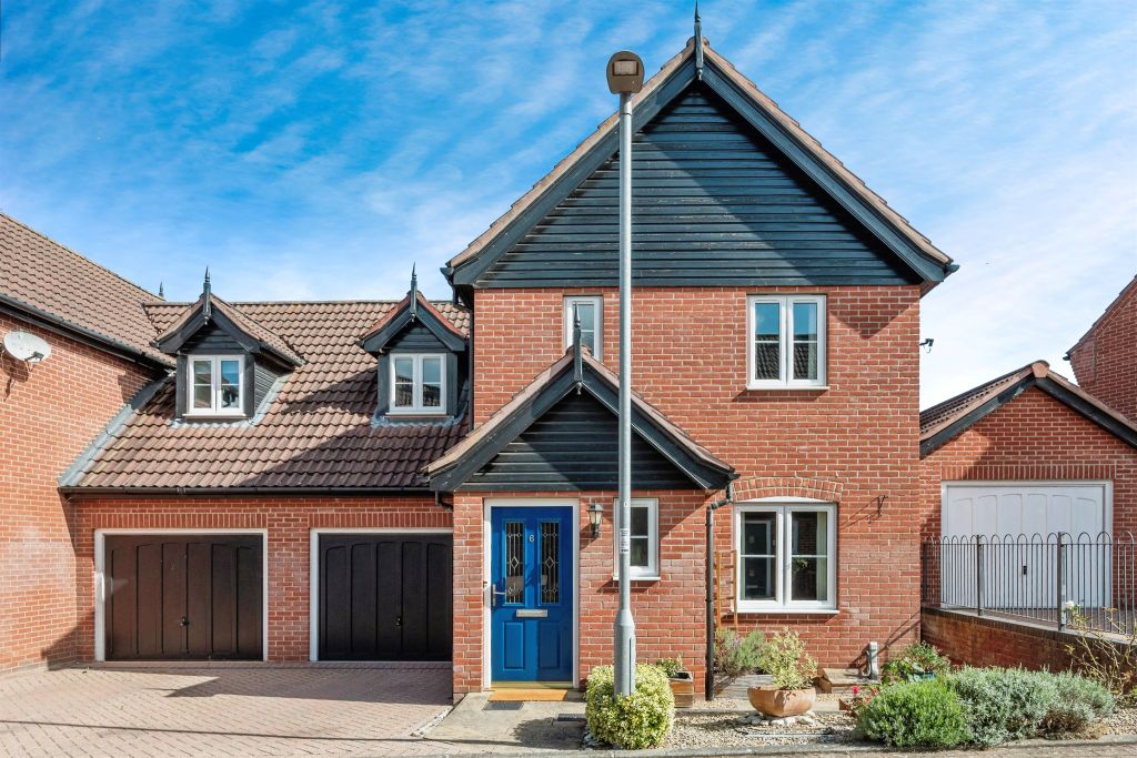 Property photo 1 of 17