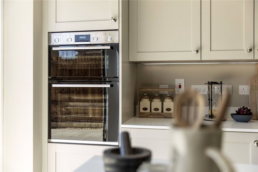 Property photo 3 of 13 Picture No. 10