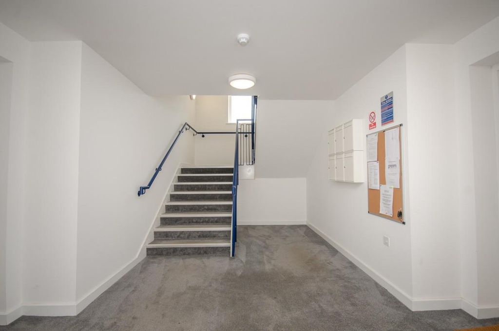 Property photo 2 of 14 Communal Entrance Hall.Jpg