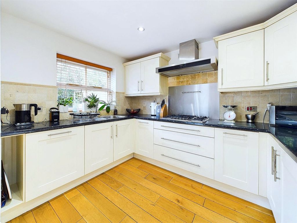 Property photo 2 of 10 Picture No. 11