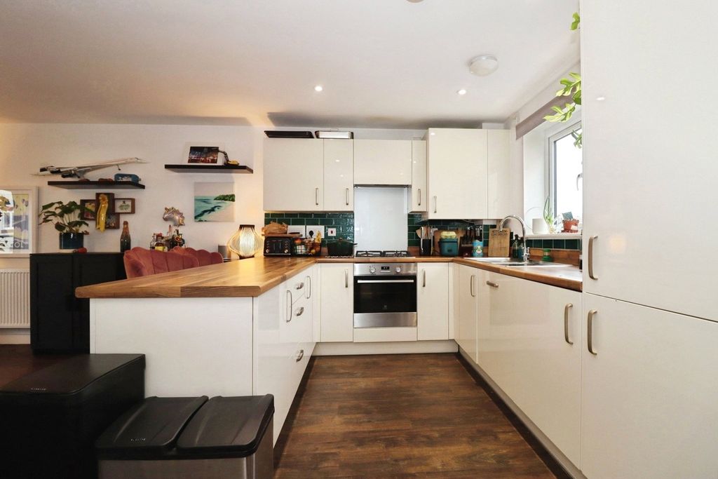 Property photo 2 of 12 Pbox-Img.Jpg