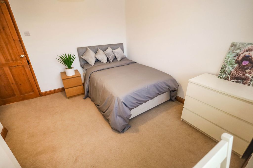 Property photo 3 of 13 Photo 15