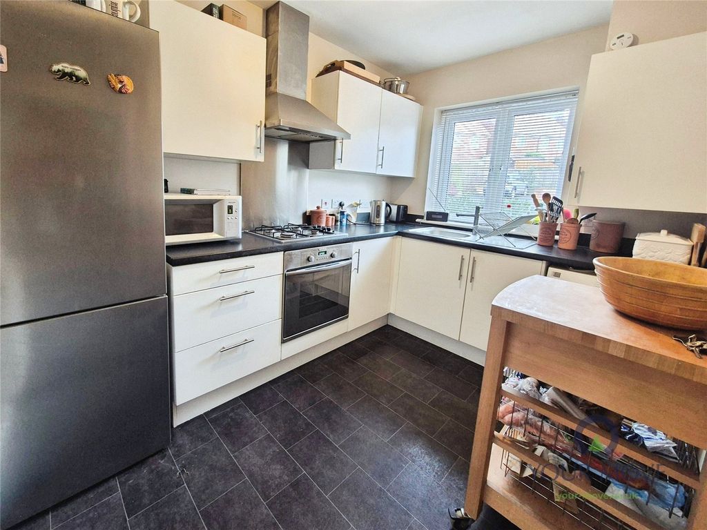 Property photo 3 of 15 Kitchen