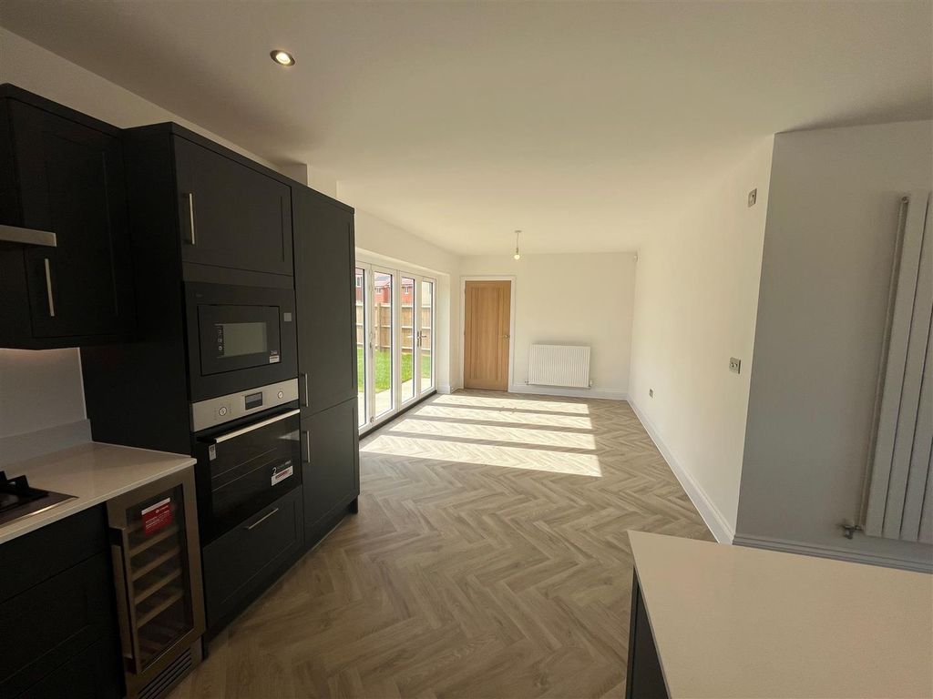 Property photo 3 of 22 Kitchen, Diner &amp; Family Room