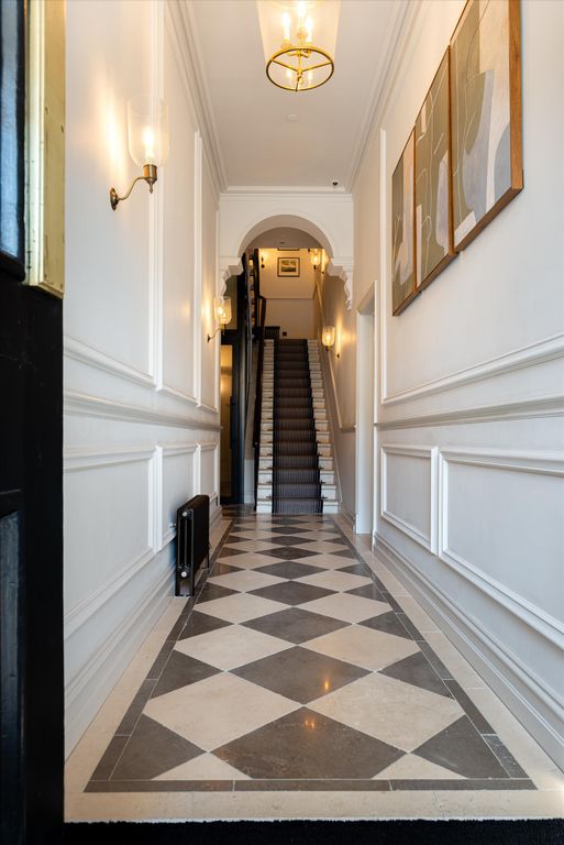 Property photo 3 of 25 Image