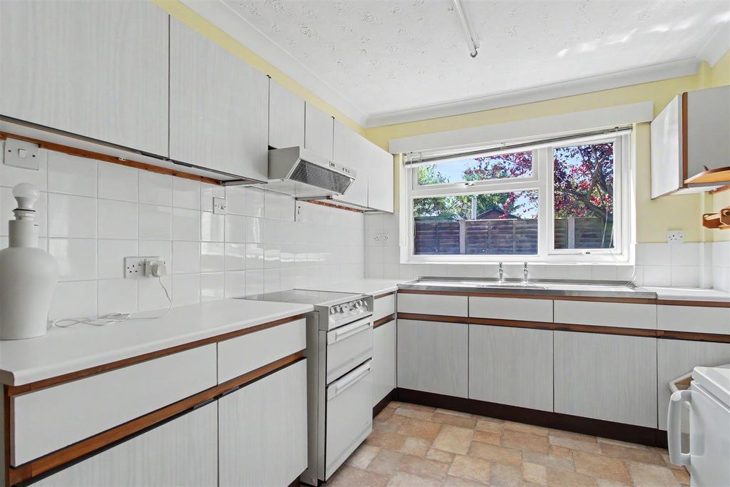 Property photo 3 of 21 Kitchen/Diner
