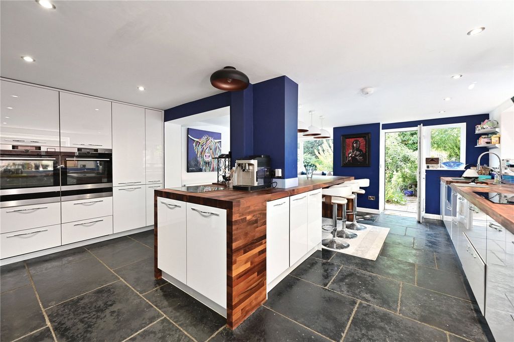 Property photo 3 of 17 Picture No. 01