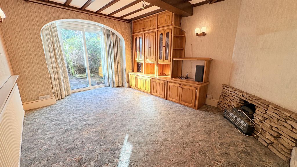 Property photo 2 of 32 Rear Reception Room