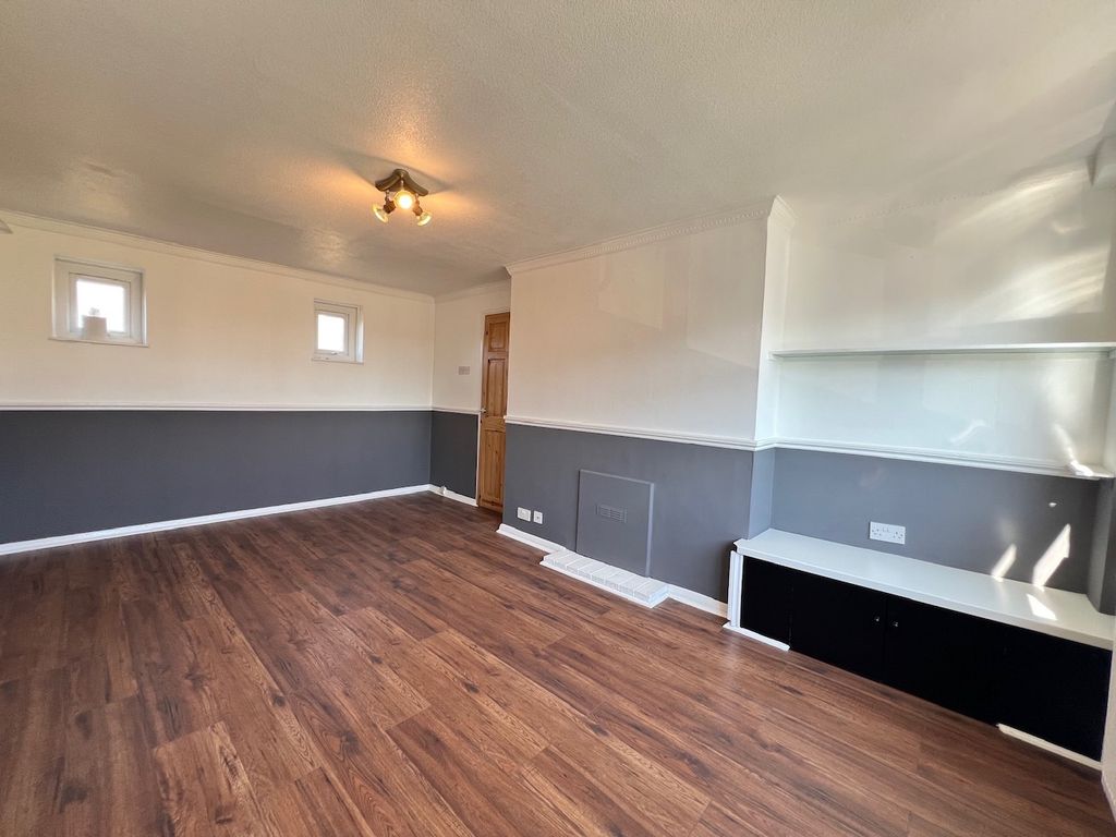 Property photo 2 of 14 Lounge