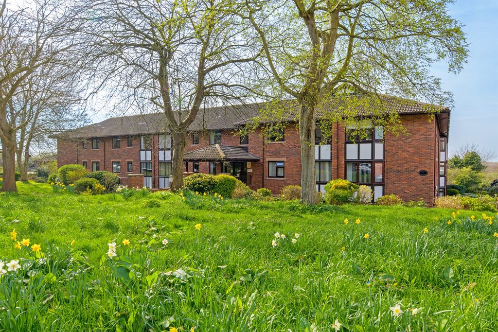 Property photo 1 of 10 (Main)