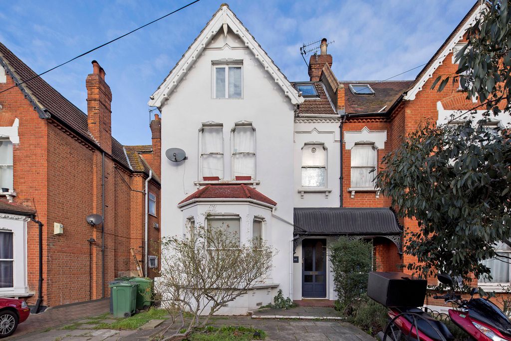 Property photo 1 of 8 External