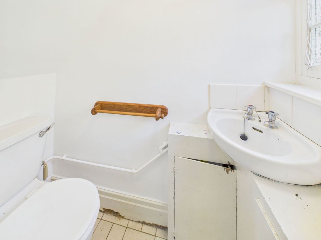 Property photo 3 of 34