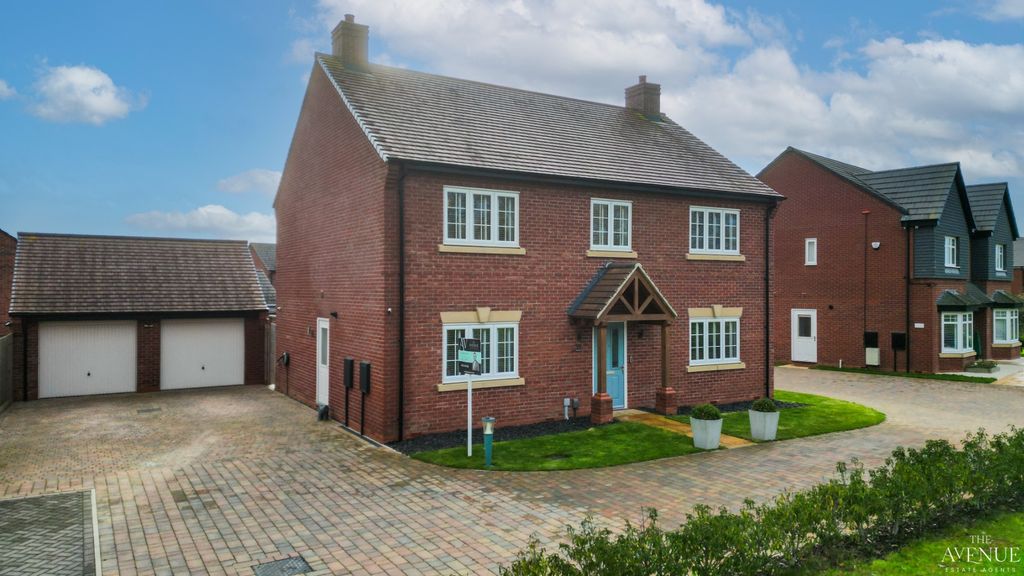 Property photo 1 of 38 4681621