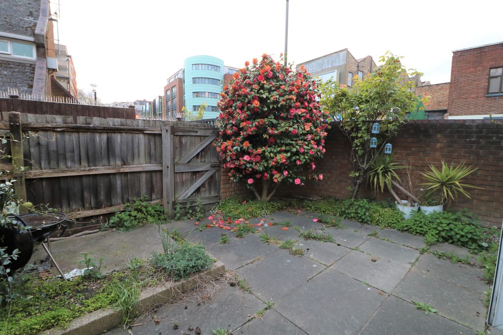 Property photo 3 of 18