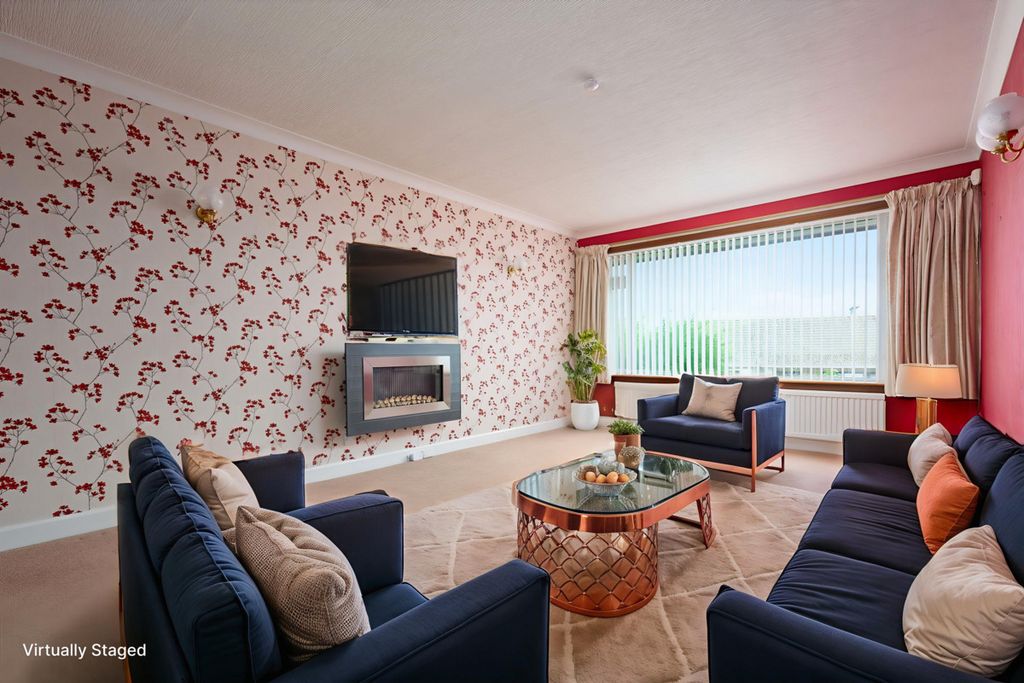 Property photo 2 of 31