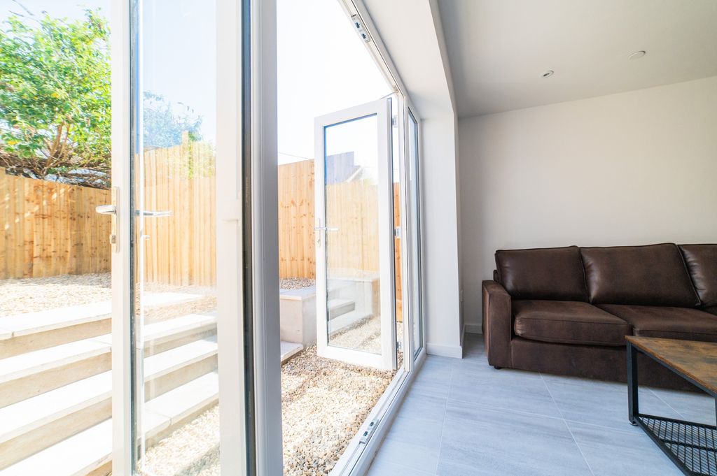Property photo 2 of 19 Call 02920_454555 To Secure Your Viewing_6
