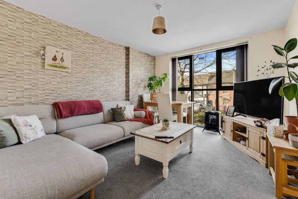 Property photo 3 of 21