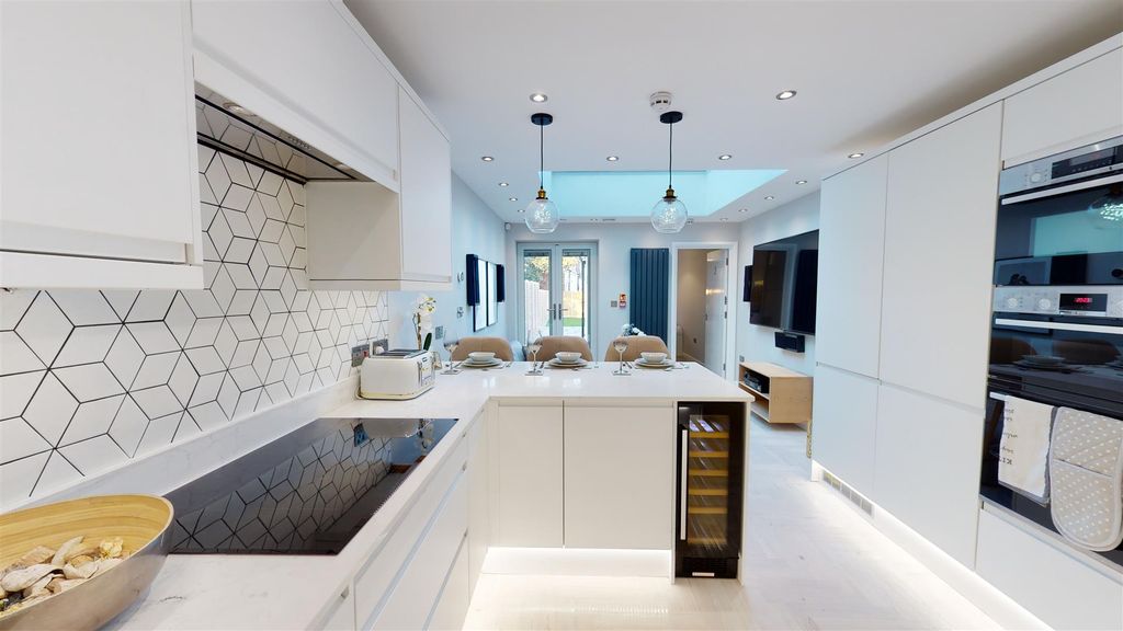 Property photo 2 of 14 77-Heeley-Road-Kitch