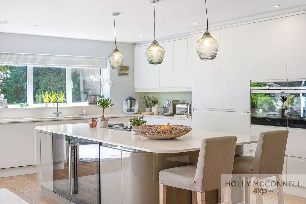 Property photo 3 of 36