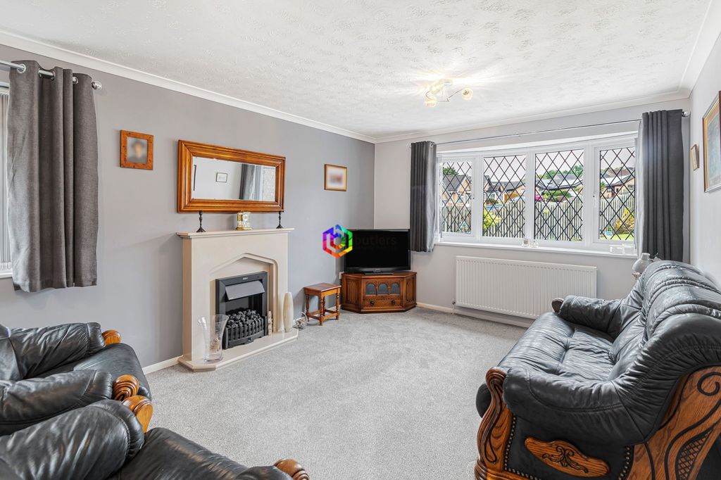 Property photo 2 of 17