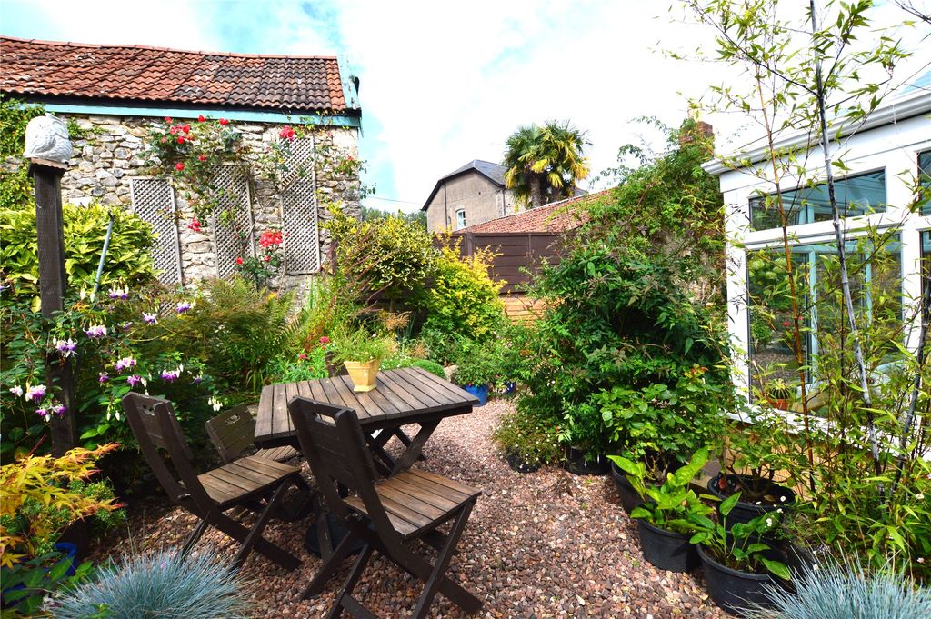 Property photo 2 of 24 Picture No. 03