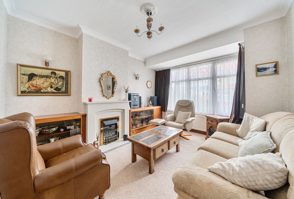 Property photo 3 of 13 1298507-2-6836Eb7...