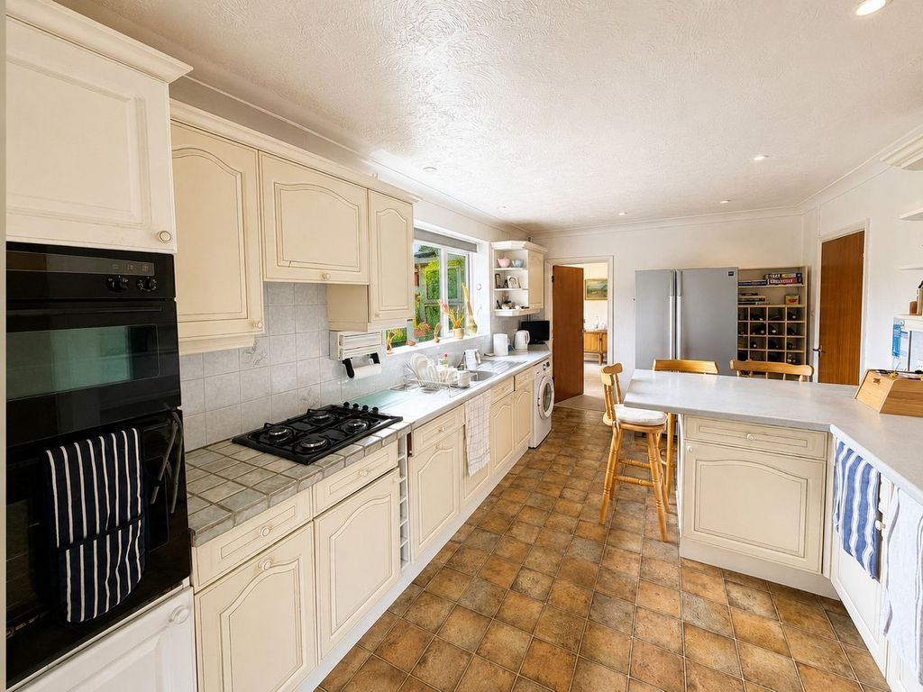 Property photo 3 of 15