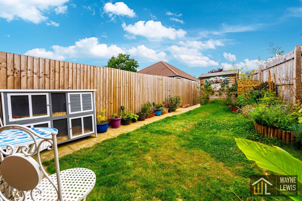 Property photo 2 of 28