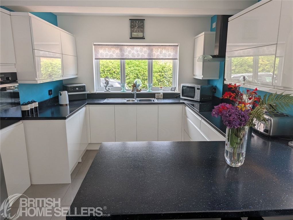 Property photo 3 of 43 Picture No. 28