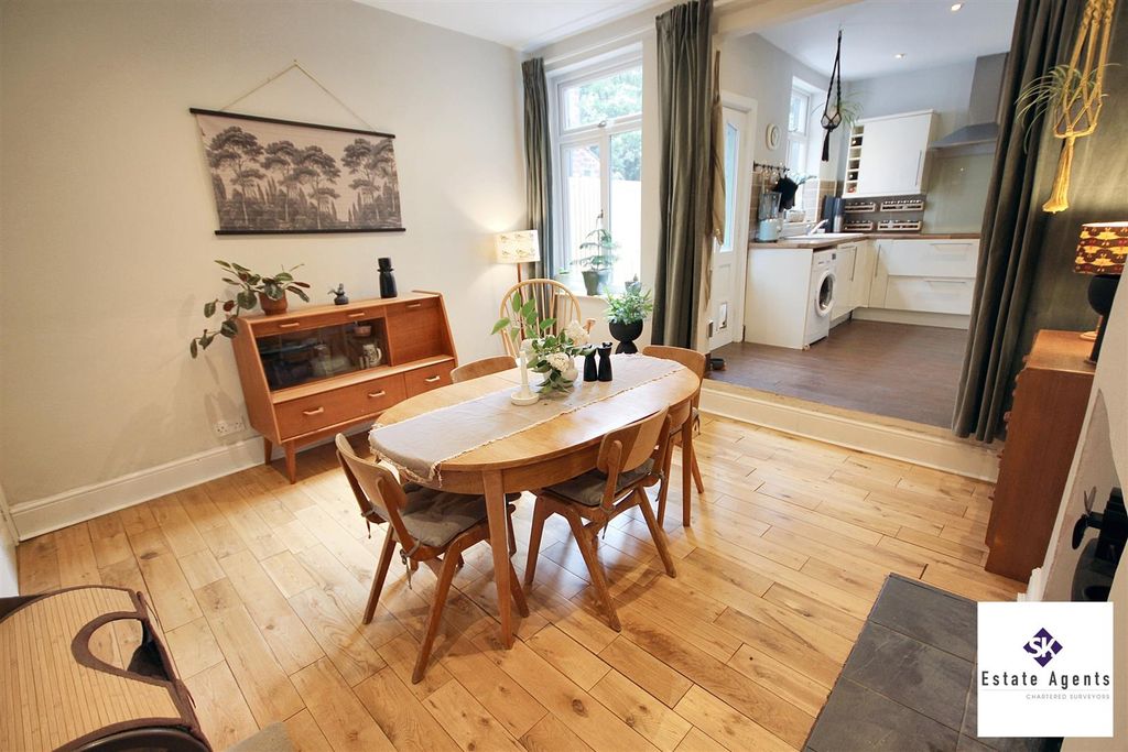 Property photo 3 of 28 Dining Room