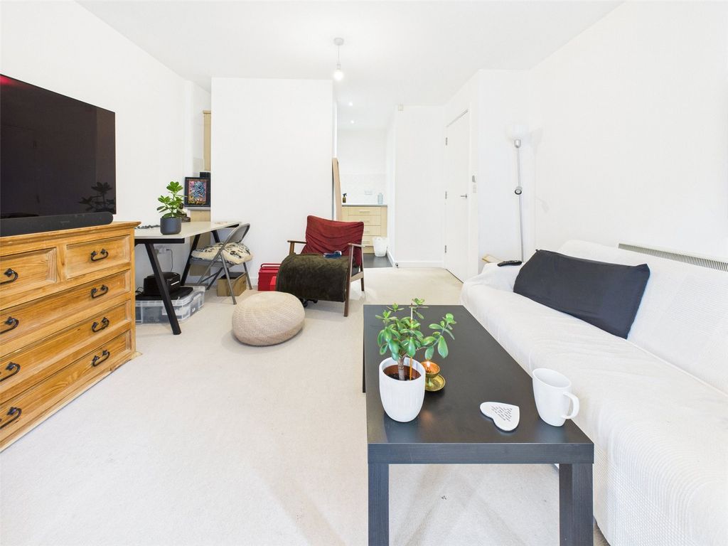 Property photo 3 of 10 Picture No. 05