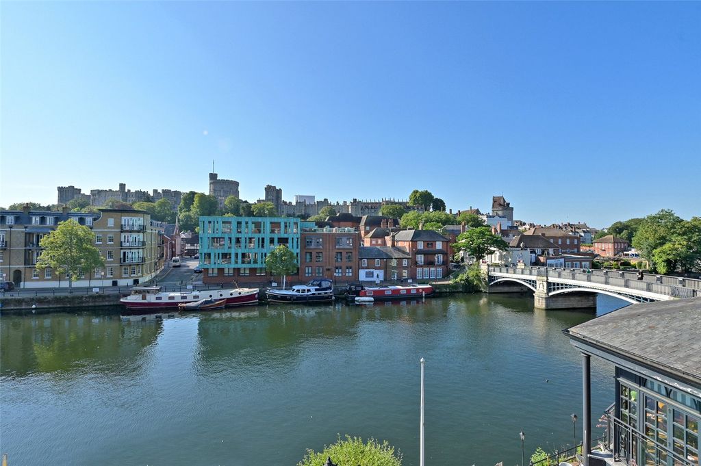 Property photo 1 of 10 River Thames