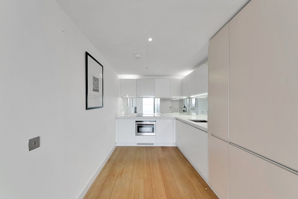 Property photo 3 of 9 Kitchen