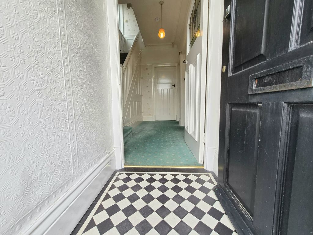 Property photo 2 of 21